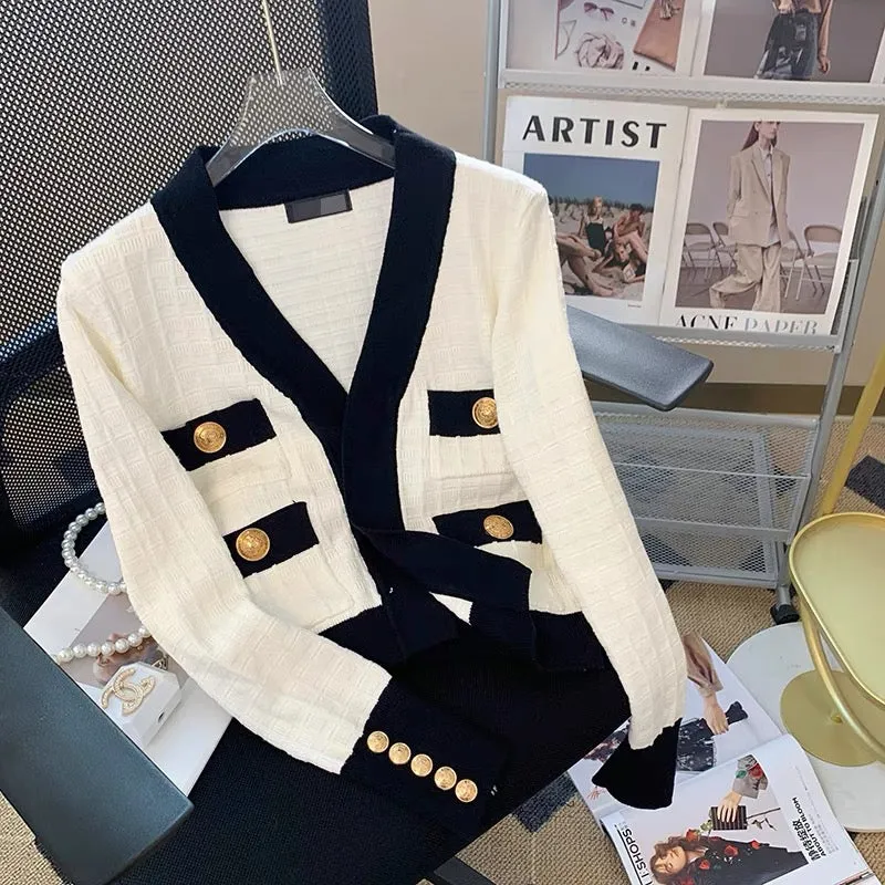 French Pattern V-neck Knitted Cardigan Women's Autumn 2023 New Retro Fashion Temperament Short Jacket Top V1137