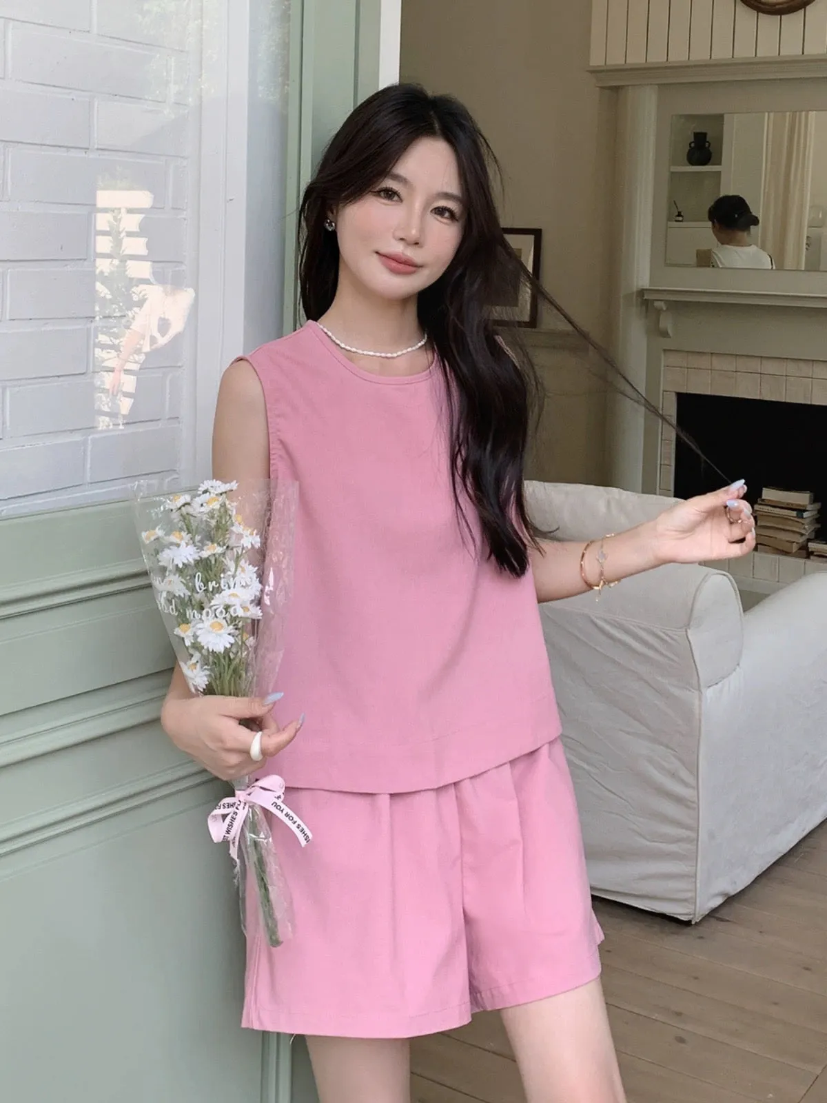 Pink sleeveless top shorts suit for women summer 2024 new style this year's popular slimming royal sister style sweet and cool t