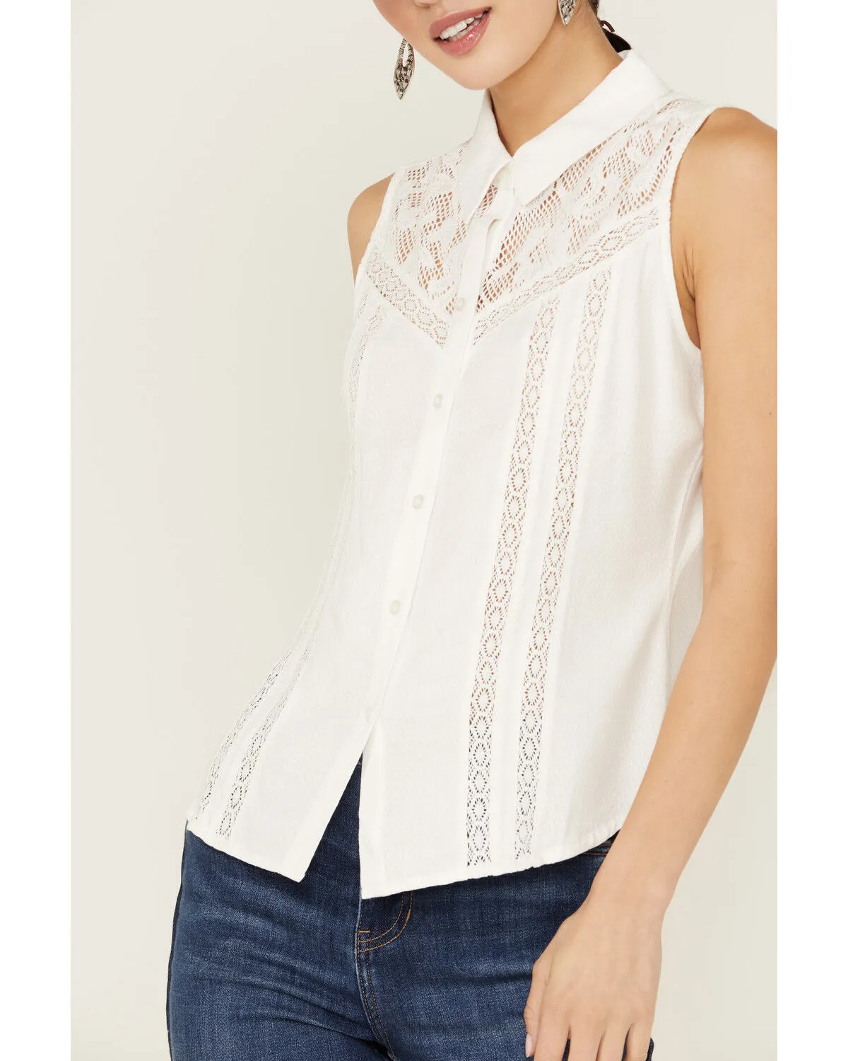 Product Name:  Idyllwind Women's Cobble Lace Yoke Sleeveless Button-Down Top