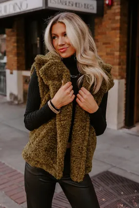 Snuggle Weather Sherpa Vest In Martini Olive