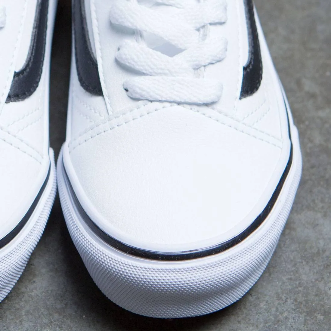 Vans Little Kids Old Skool (white / black)